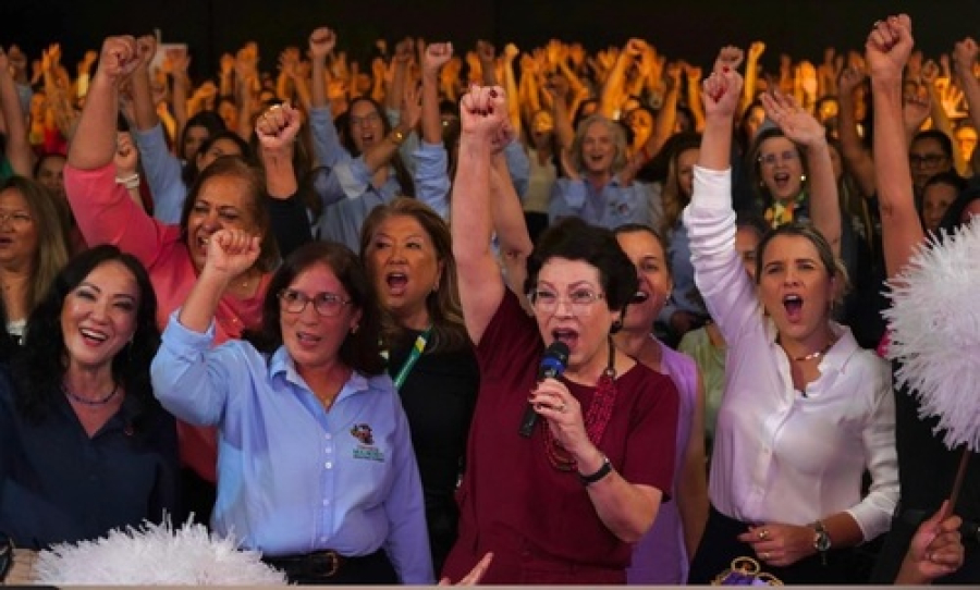 Olga Agulhon deixa a SeMulher.