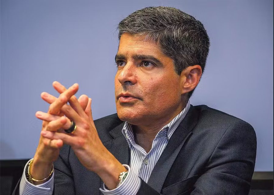 Após polêmica, ACM Neto se declara como branco