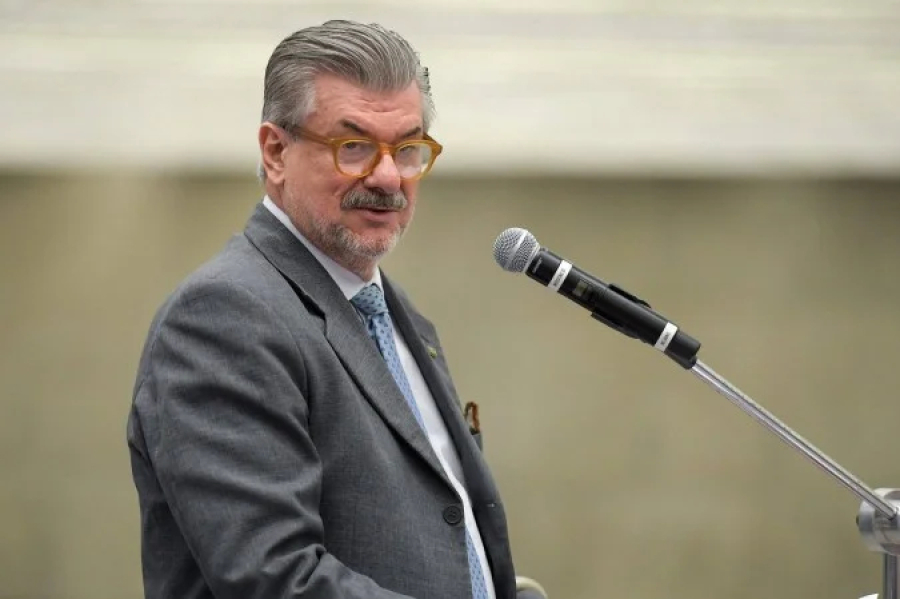 STJ condena ministro à perda do cargo por assédio