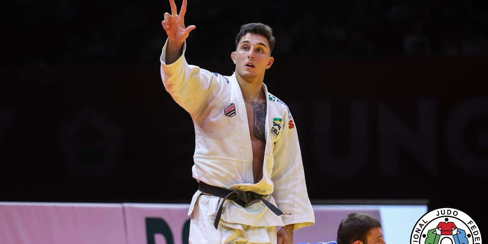 Guilherme Schimidt é ouro no Judô.