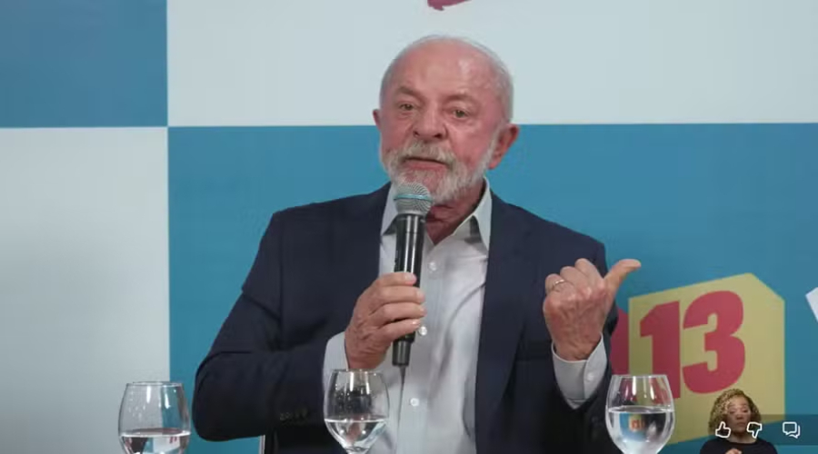 Lula critica André Mendonça.