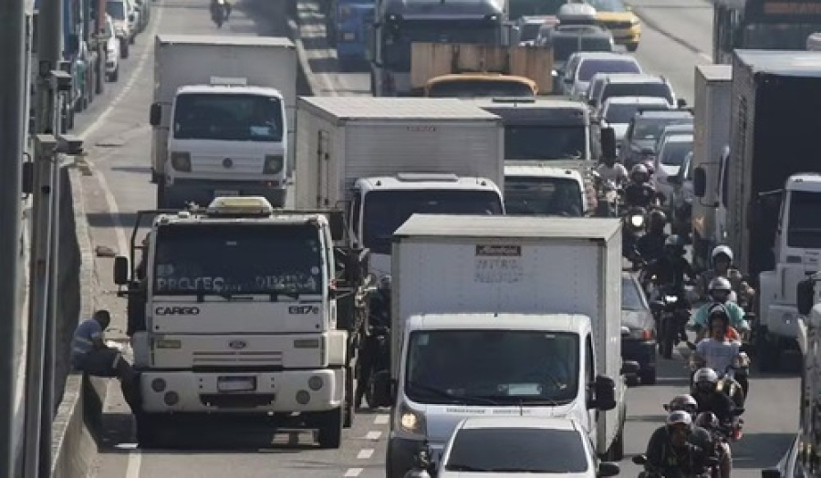 INSS lança cartilha para caminhoneiros