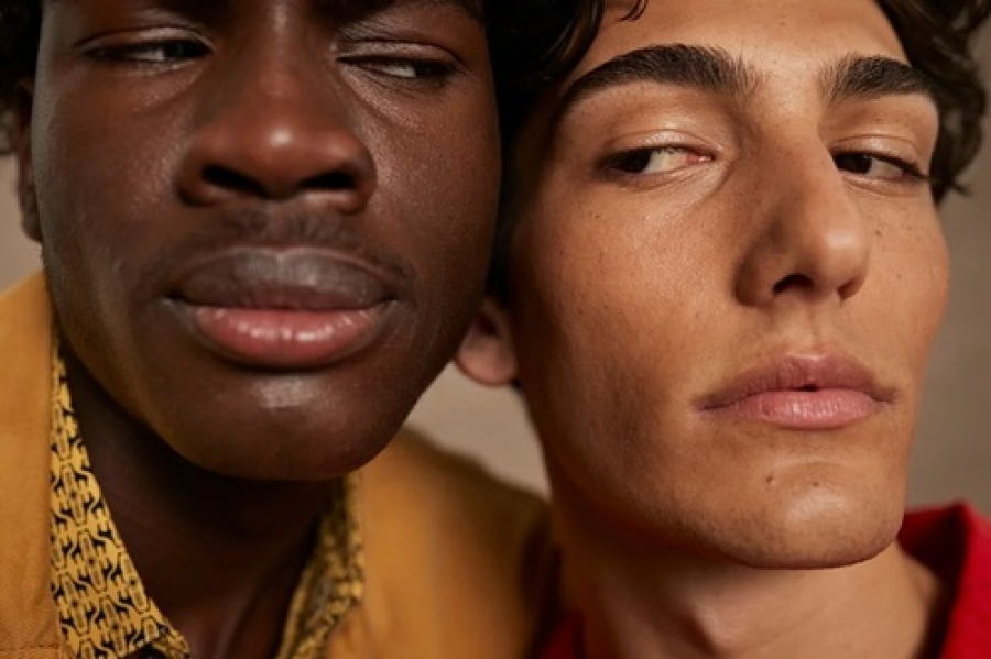 O que significa desviar o olhar ao falar com alguém