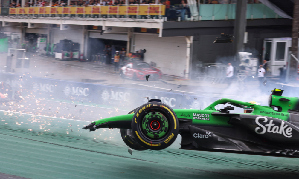 Bortoleto é liberado após batida e sai em último