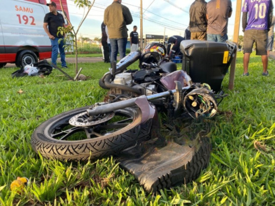 Motociclista morre após colisão com caminhonete