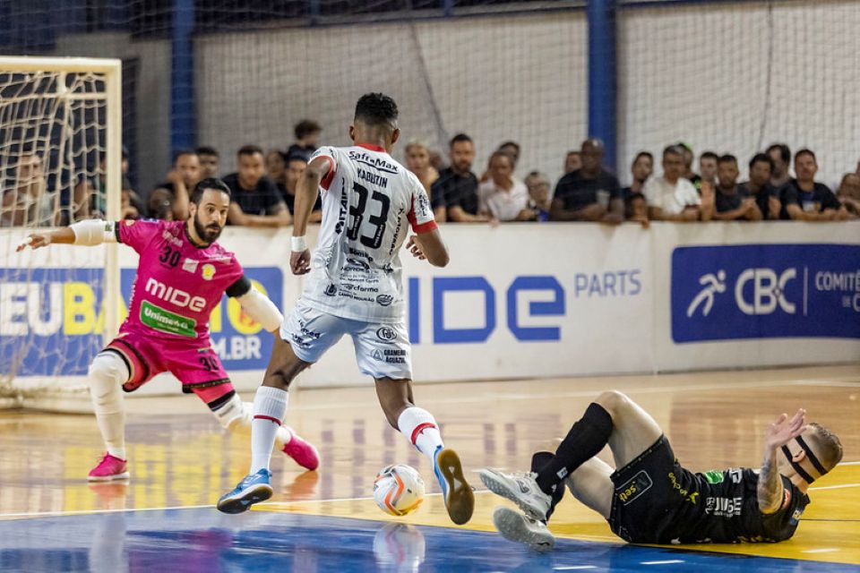 Campo Mourão conquista vaga na Liga Nacional de Futsal