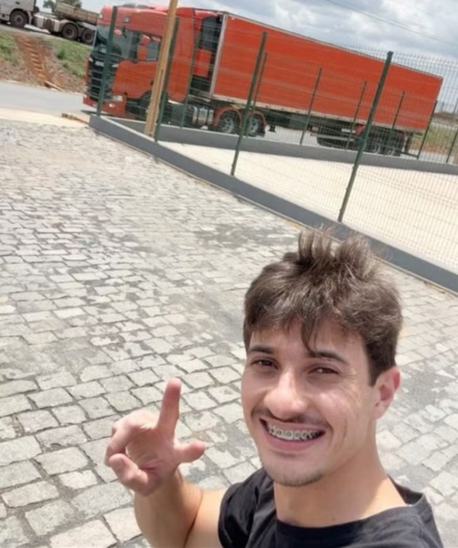 Conhecido influenciador caminhoneiro morre em acidente.