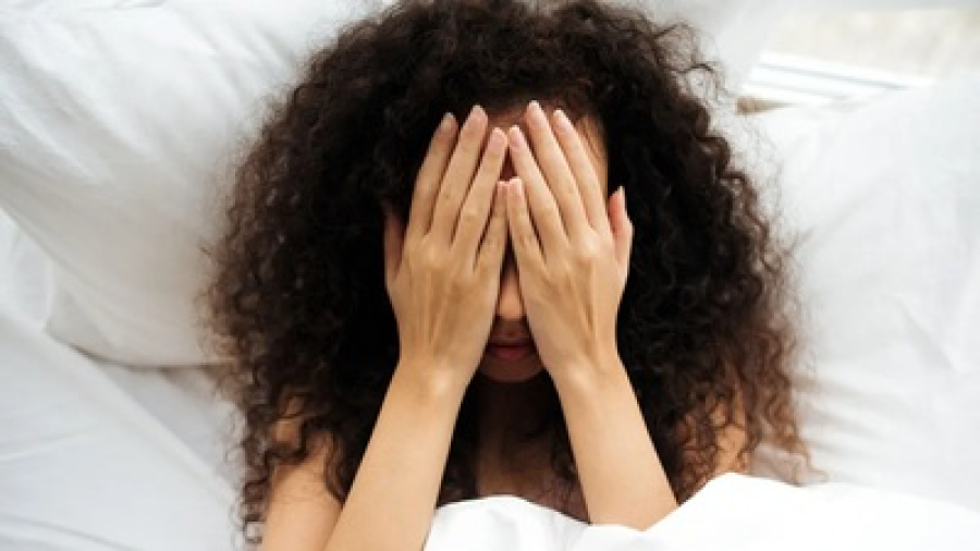 Por que acordamos com pensamentos perturbadores?