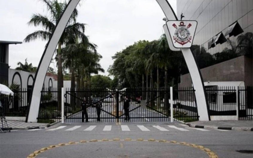 Corinthians tem que pagar dívida de R$ 200 milhões