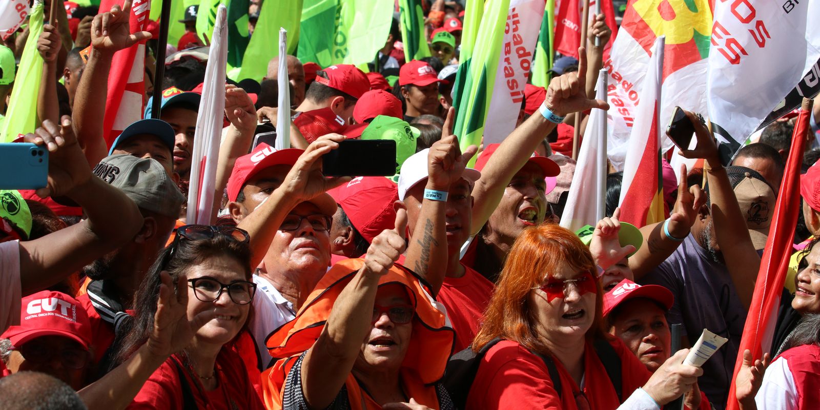 Sindicatos celebram salário mínimo 