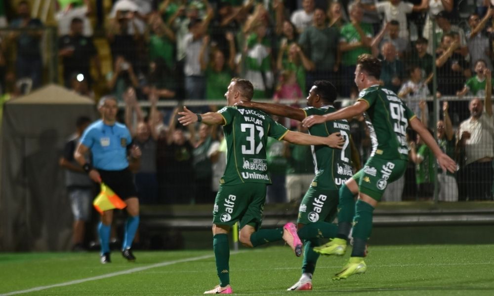 Santos perde de 4 a 2 para Chapecoense 