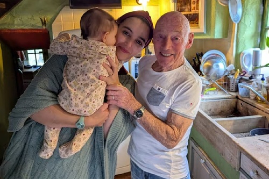 Francês de 91 anos acaba de ter o sétimo filho.