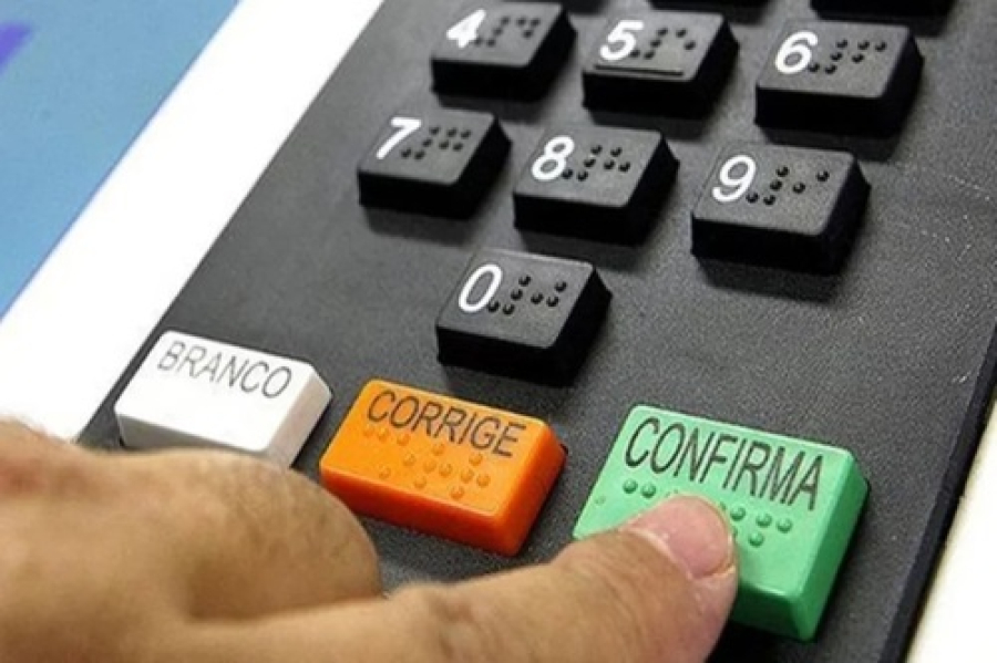 TSE aprova resoluções para disciplinar as eleições.