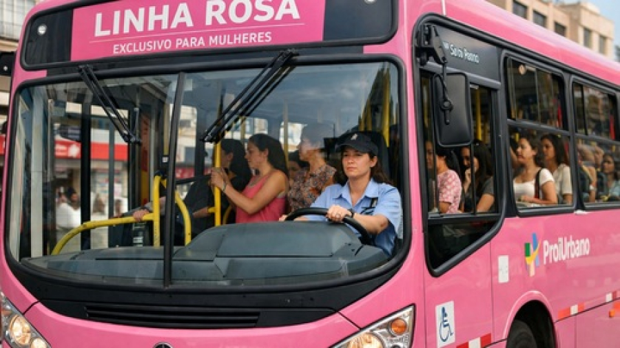 Vereadora propõe “ônibus para mulheres” para ampliar segurança.