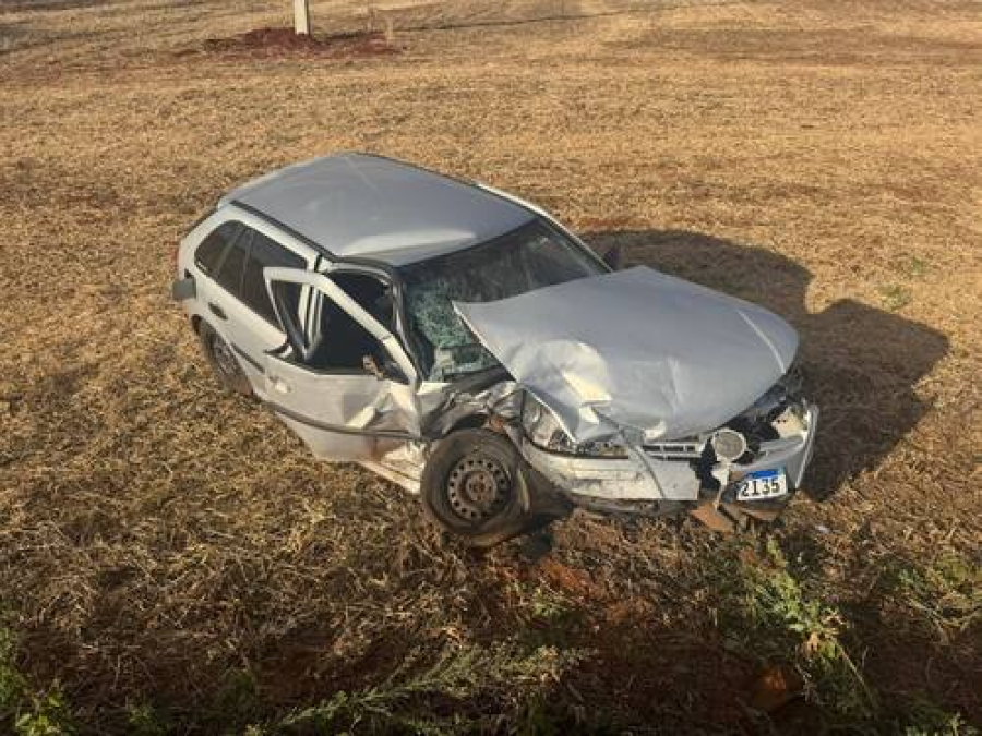 Acidente deixa dois feridos na PR-182, em Ampére