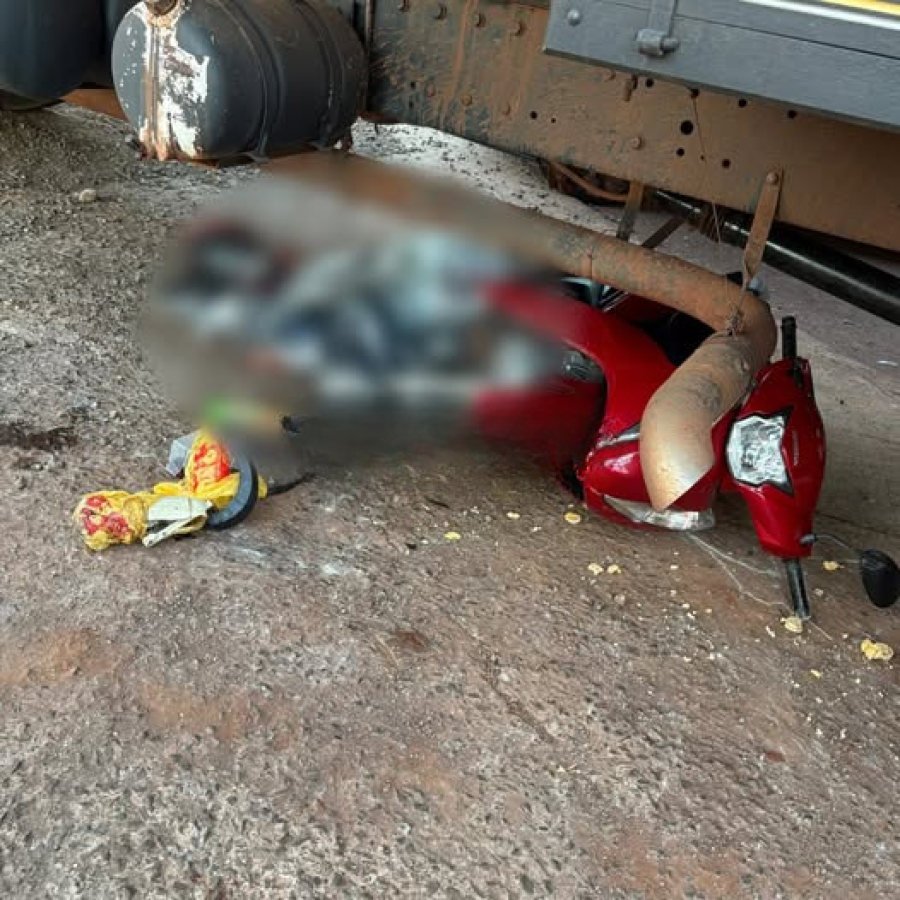 Motociclista morre em colisão com caminhão