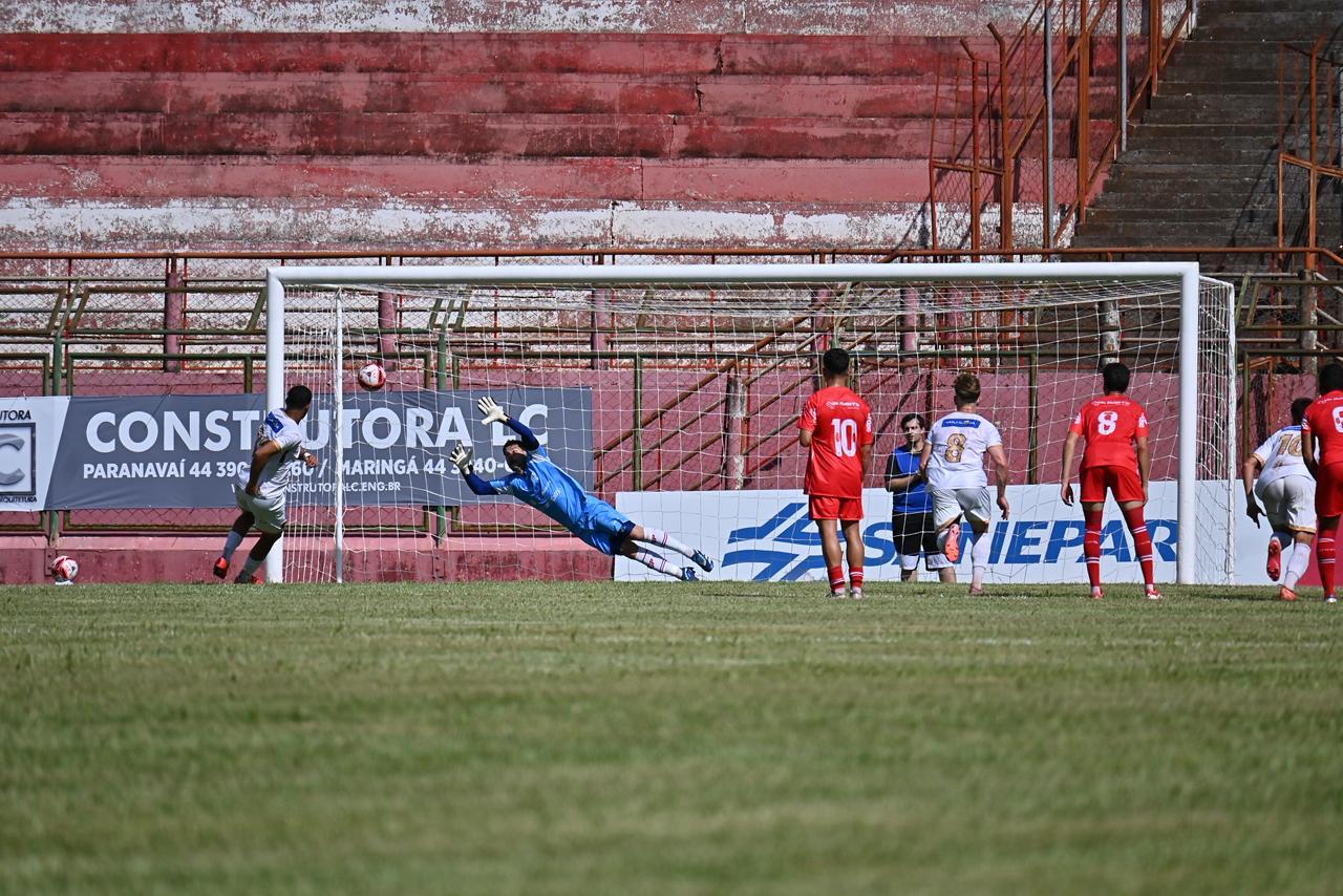 ACP estreia com derrota no Paranaense