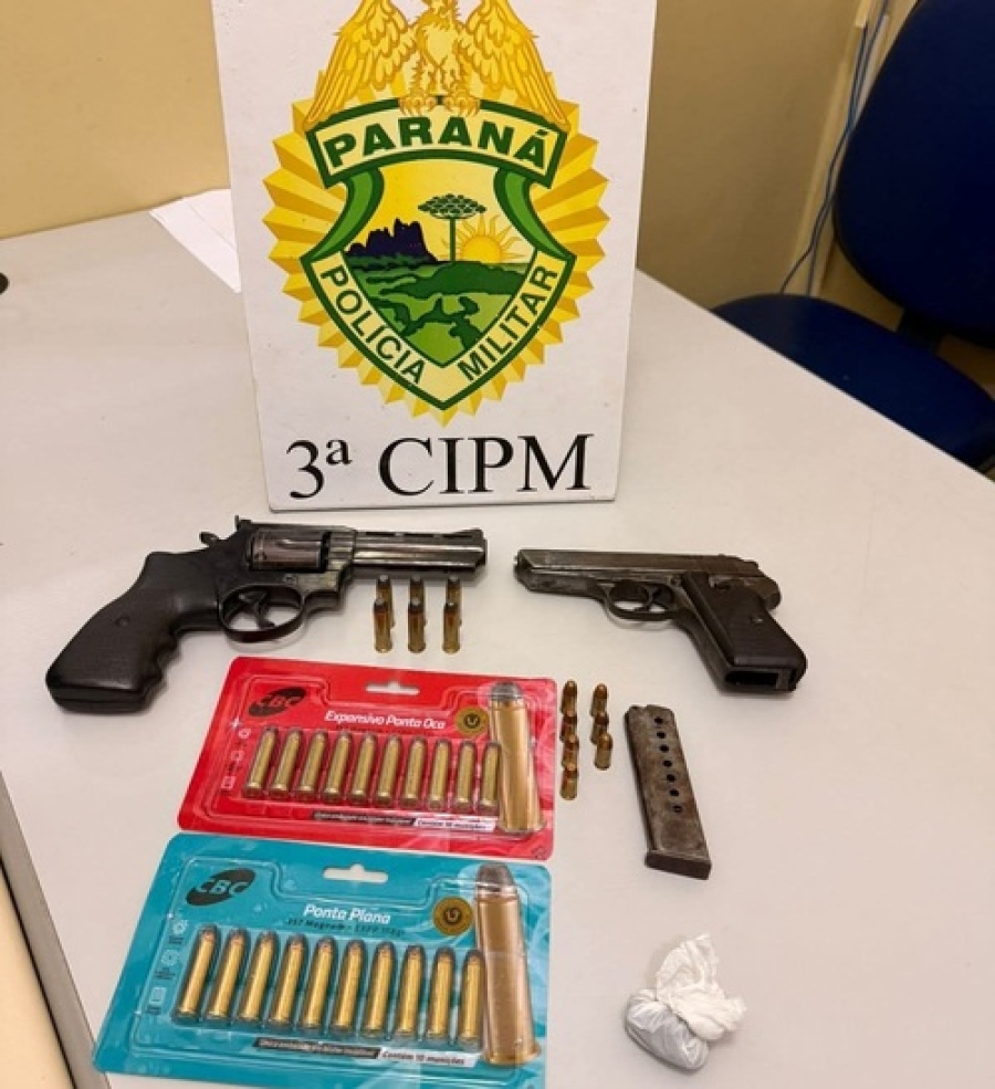 PM apreende revólver e pistola, em Porto Rico.