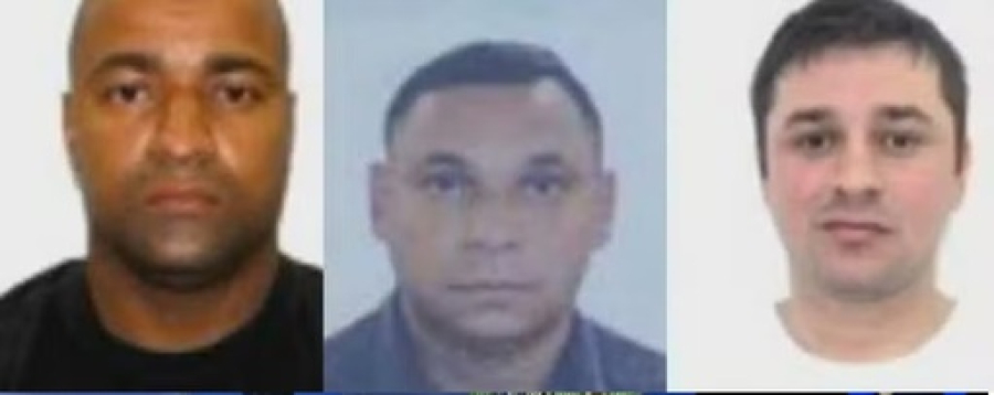 PMs fardados, assaltam ônibus no Rio de Janeiro.