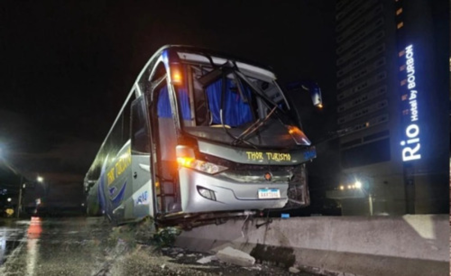 Ônibus fica 