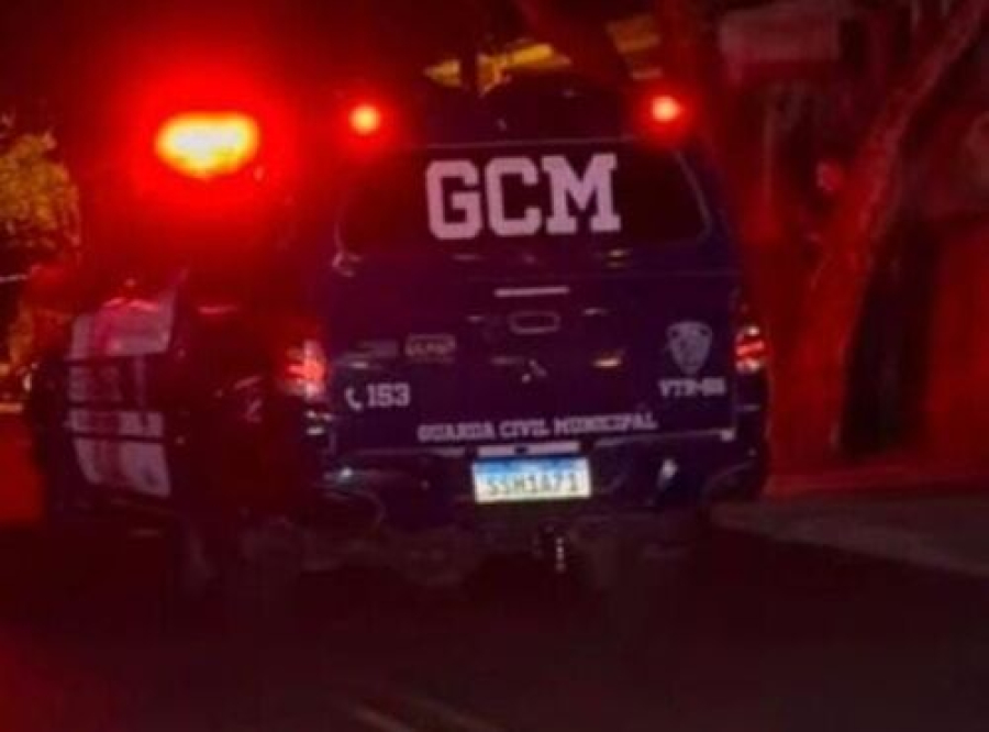 Homem é baleado após fazer casal refém