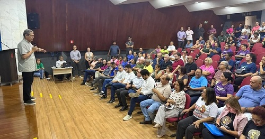 Servidores de Maringá rejeitam proposta salarial em assembleia