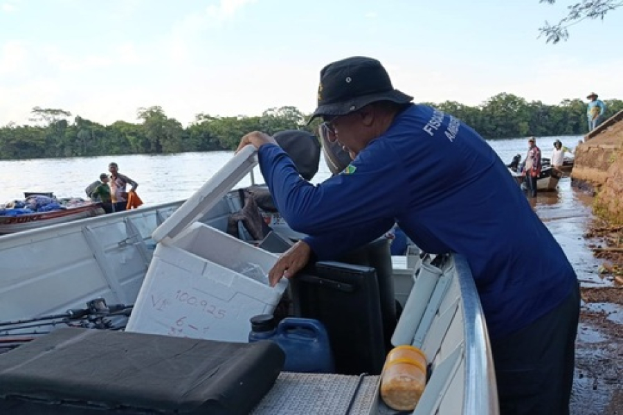 Agentes do IAT abordam 150 embarcações nos rios Paraná e Ivaí