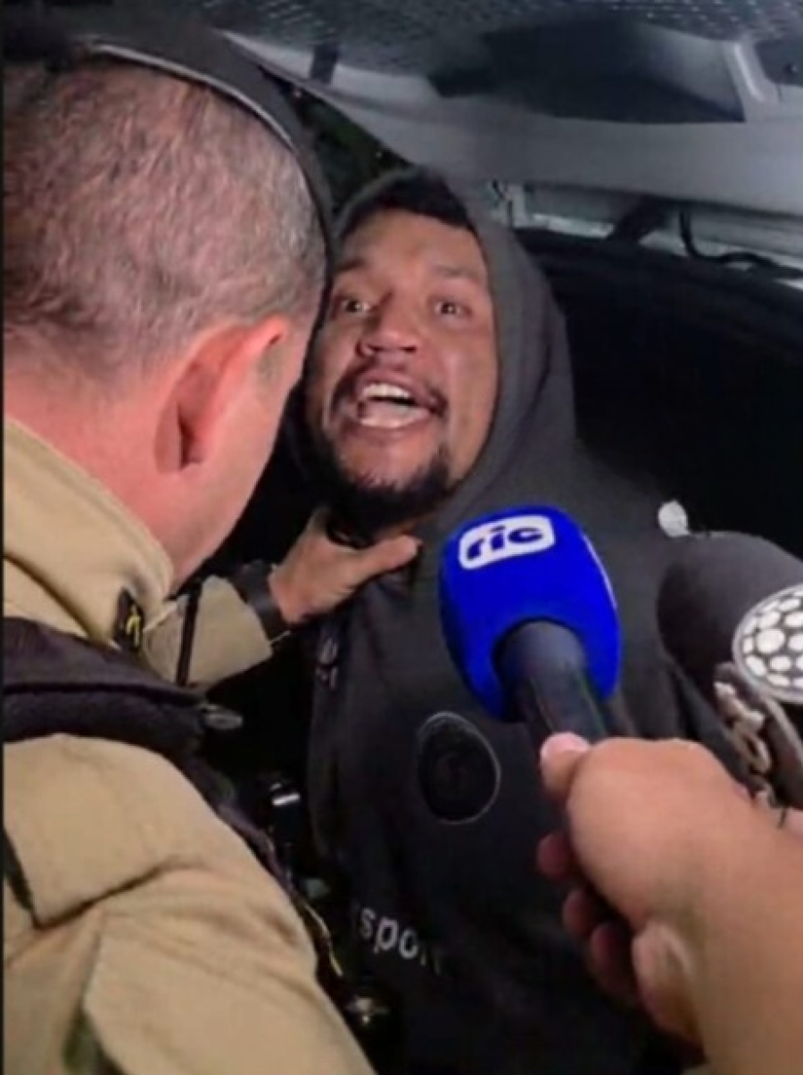 Pais são presos após bebê parar em UTI .