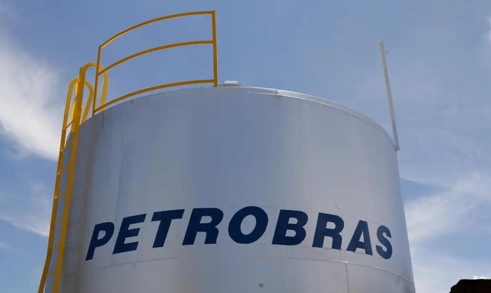 Petrobras aprova programa para conter alta 