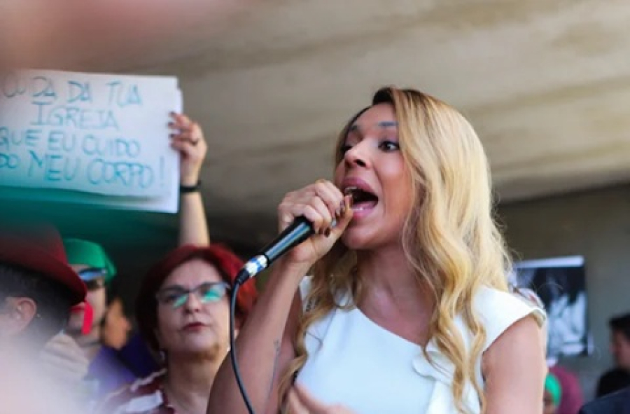 Partido NOVO pede cassação de Erika Hilton