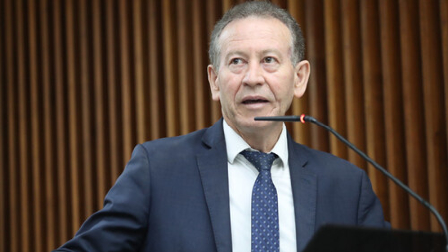  Deputado cobra justiça salarial para servidores