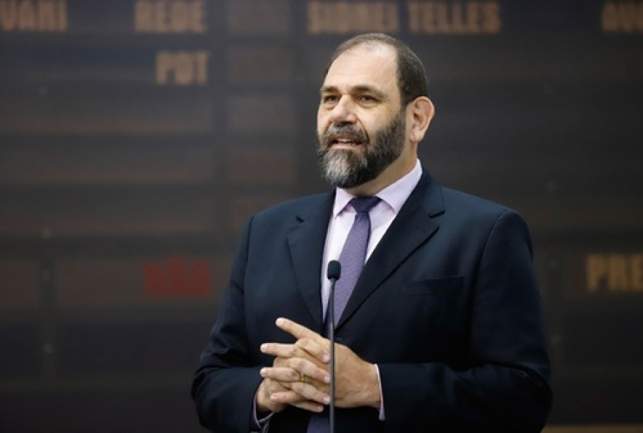 “Cidade foi loteada”, afirma vereador ao criticar administração.