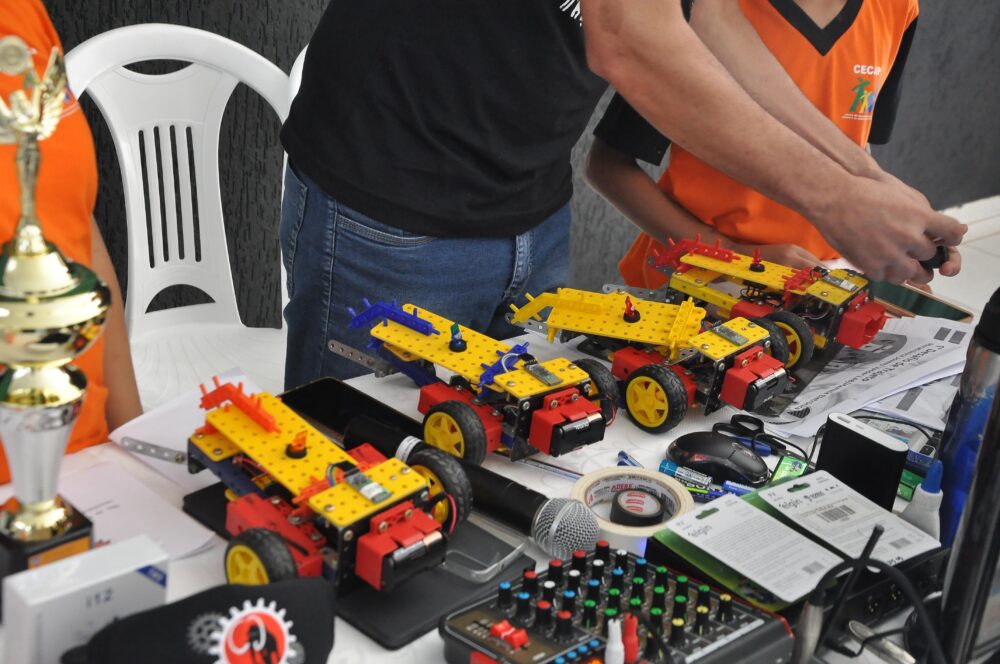 Paranavaí sedia 1ª edição da feira Mecatrônica