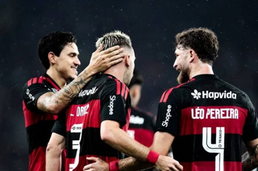 Flamengo bate Remo por 3 a 0.