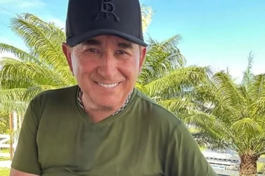 Empresa processa o cantor Amado Batista 