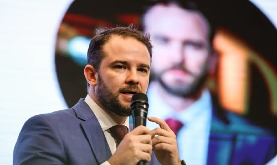 Novo ministro diz ter medidas alternativas