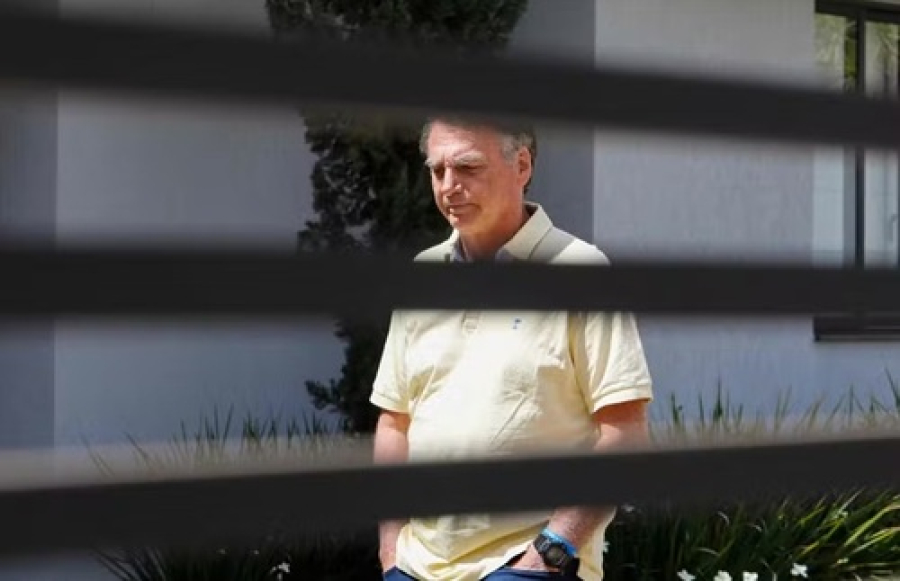 PGR é a favor de domiciliar para Bolsonaro.