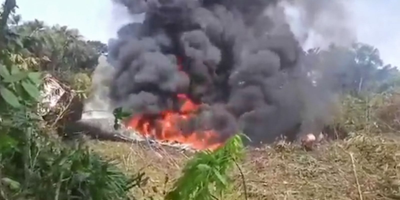 Chega a 66 número de mortos em queda de avião