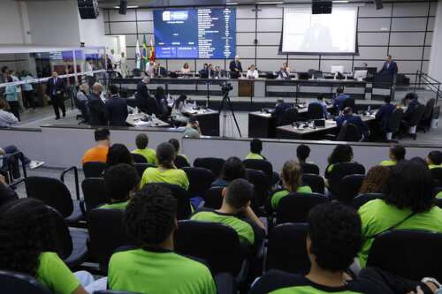 Aprovado reajuste e novas regras de trânsito.