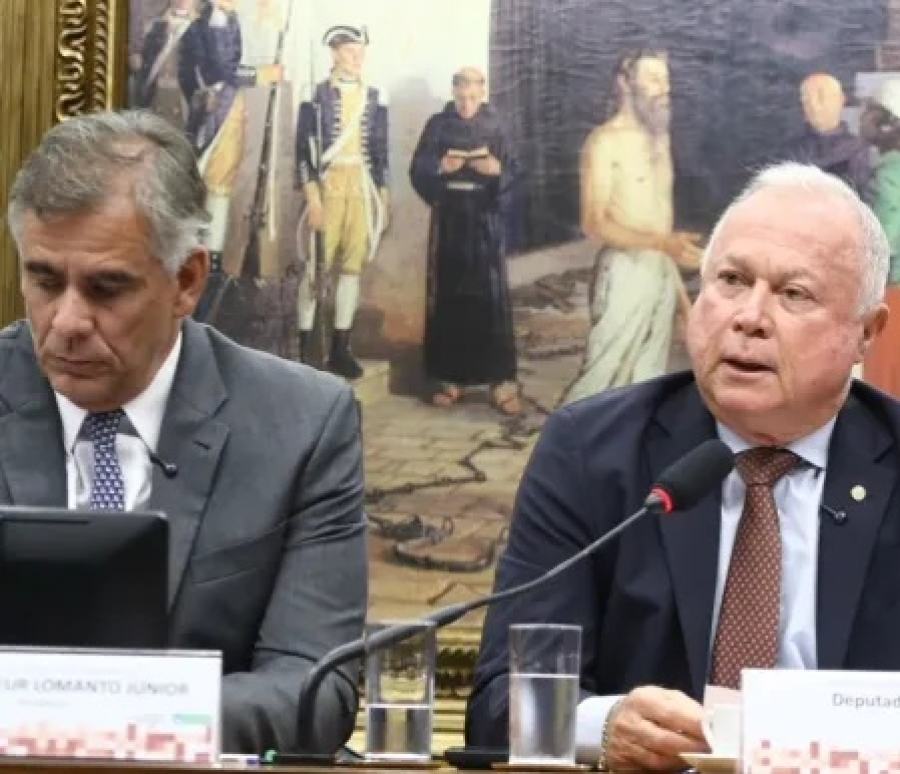 Centrais sindicais defendem fim da escala 6x1 