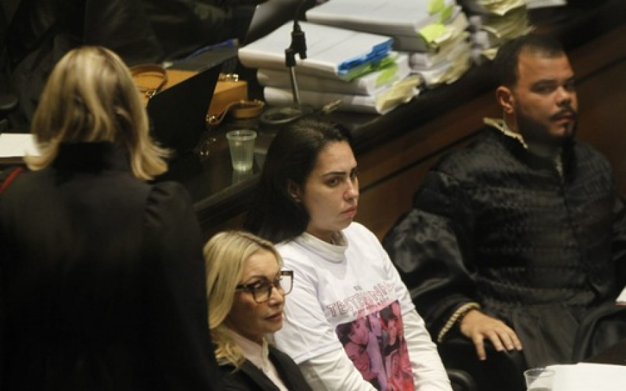 Prefeitura do Rio demite Monique Medeiros