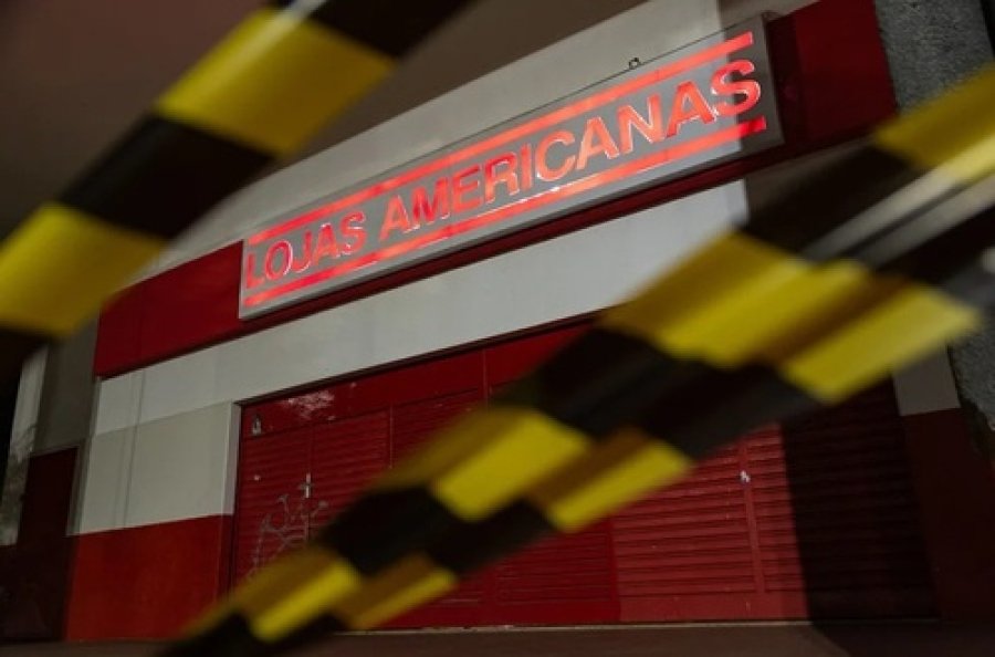 Americanas reduz perdas e pede saída da RJ