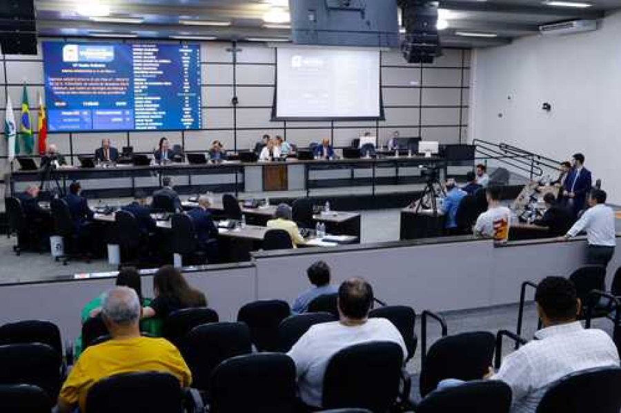 Câmara aprova reajuste e mais regras de trânsito.