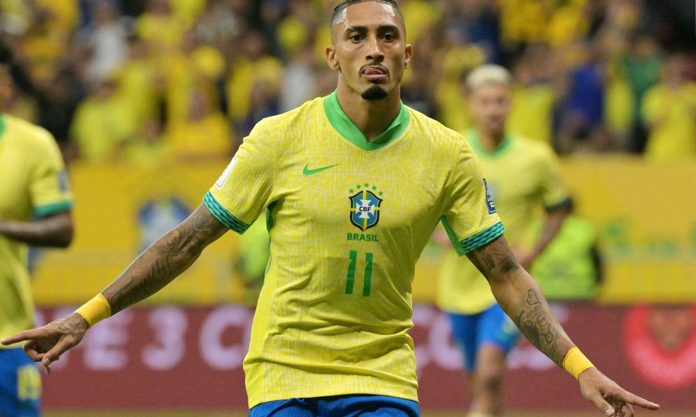 Raphinha e Wesley são cortados por lesões 