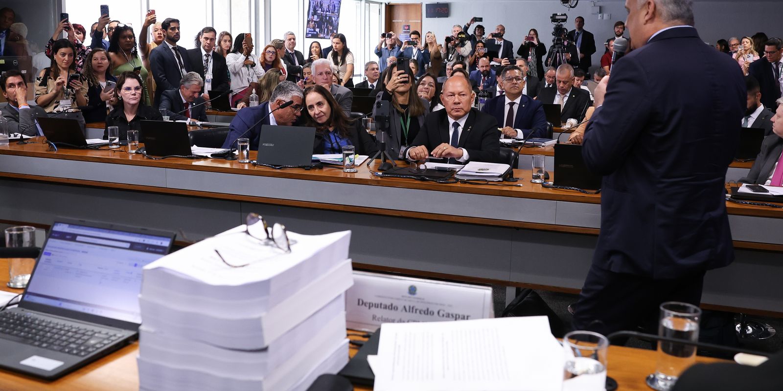 CPMI do INSS pede indiciamento de 216 pessoas