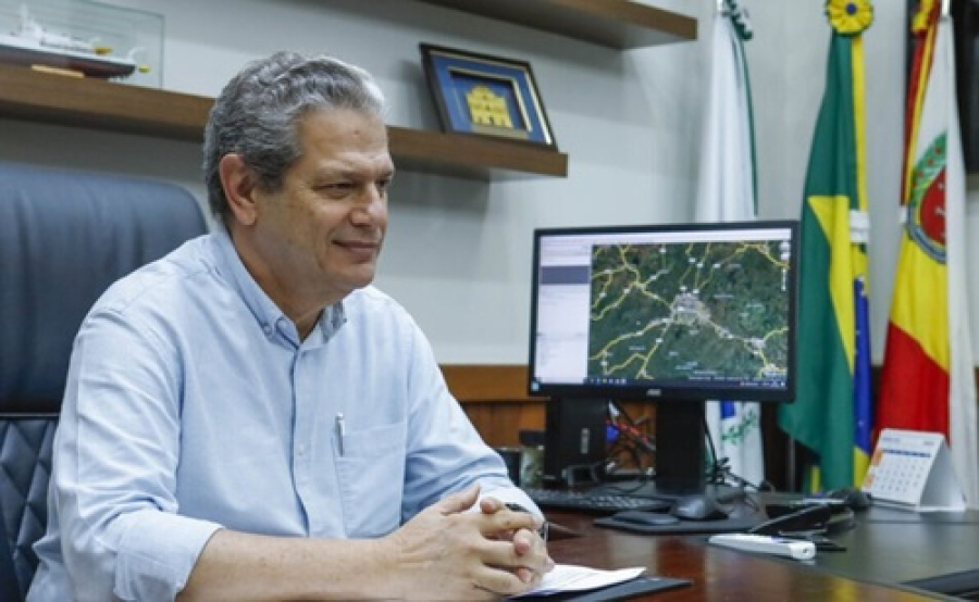 Silvio Barros nega viagem à Holanda 