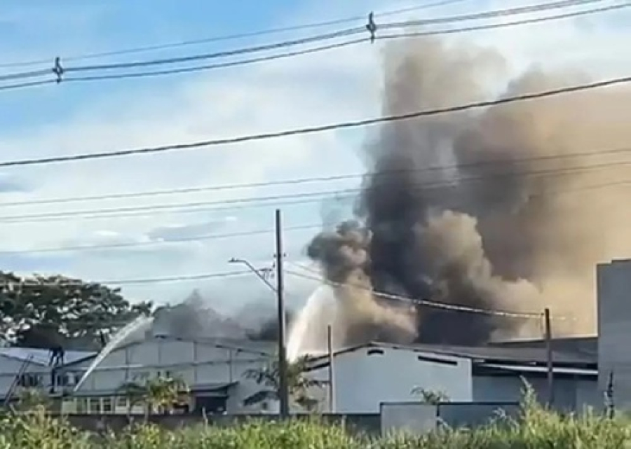Incêndio destrói estúdio da rede Gazin