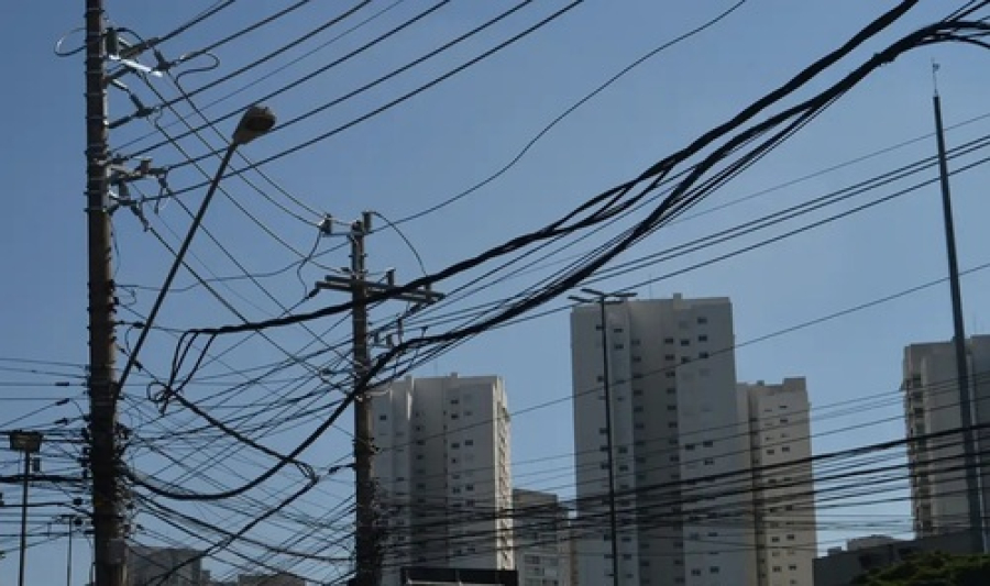 Em abril, a conta de luz continua mais baixa