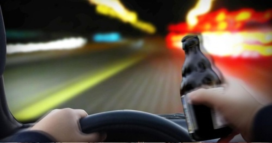 Menor de 15 anos dirigindo e embriagado