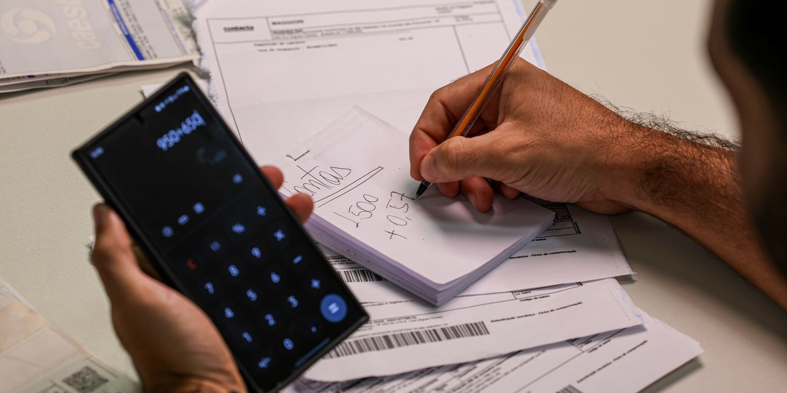 Contas públicas têm déficit primário 